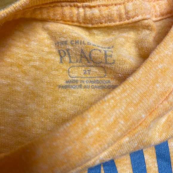 Short sleeve T-shirt size 2T. - Picture 2 of 2